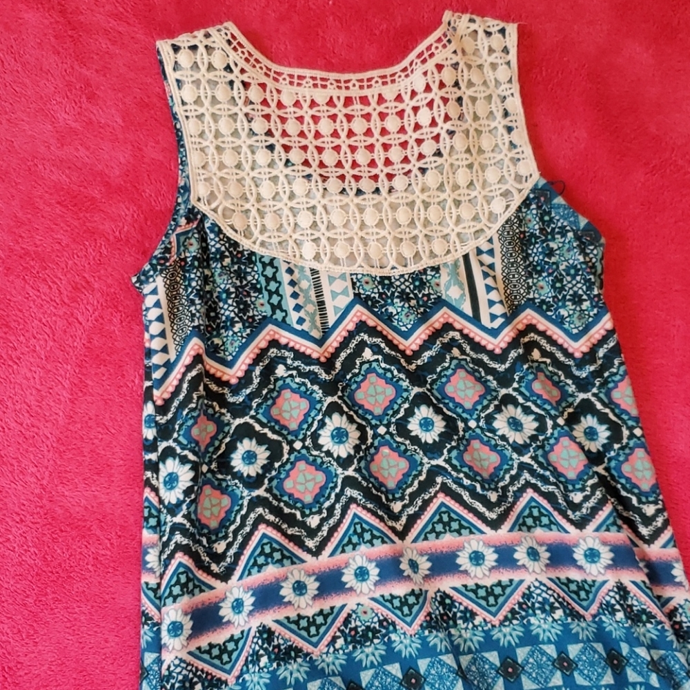 Springtime pattern dress - Picture 3 of 3